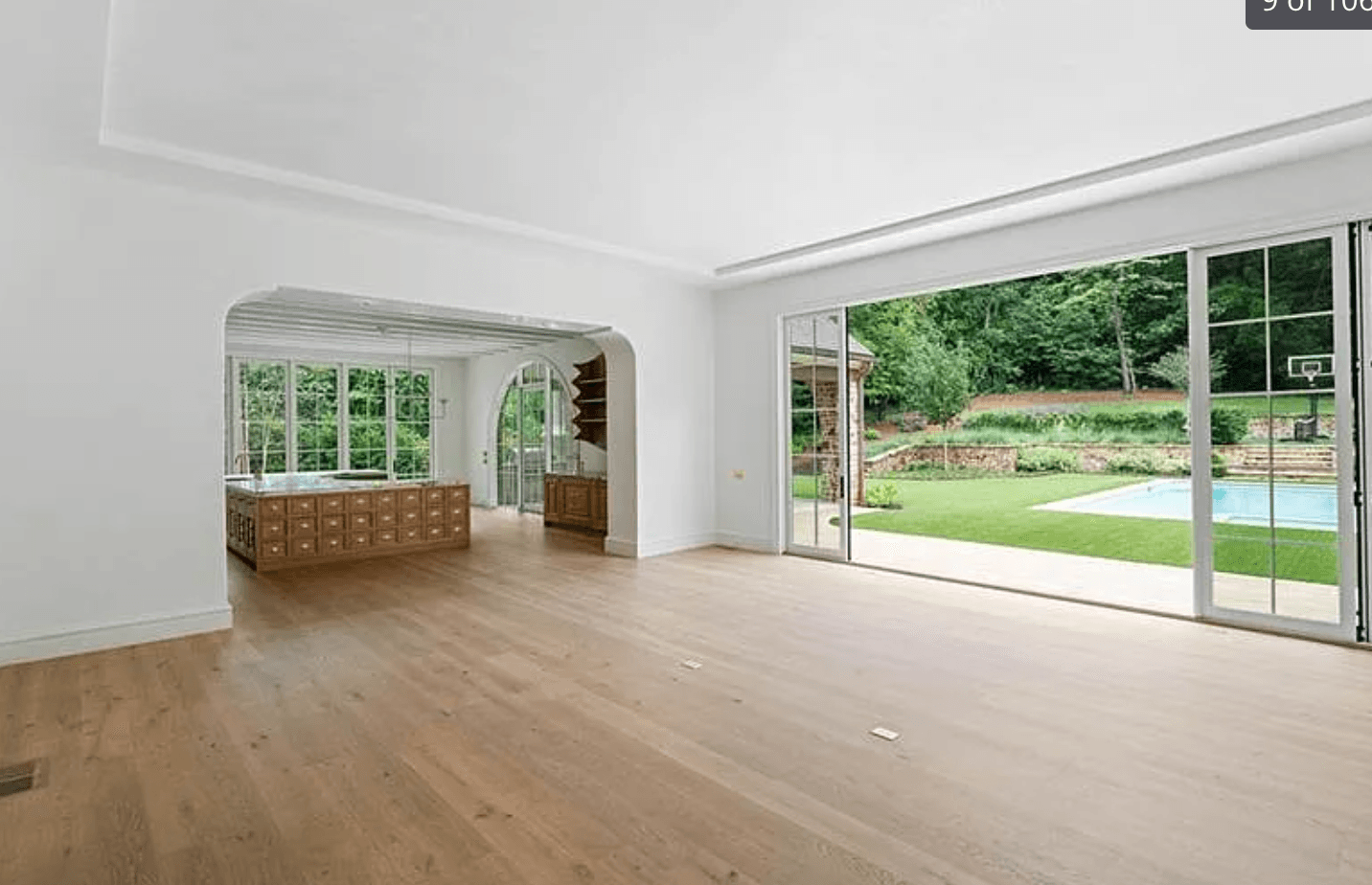 Empty room before staging